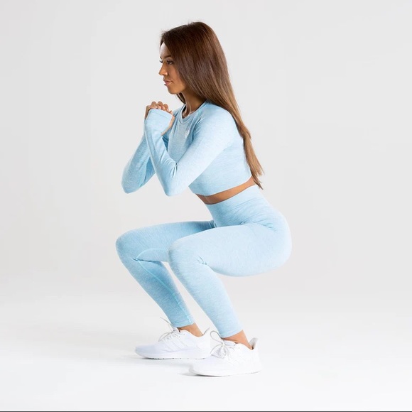 women’s best move long sleeve crop in blue marl - Picture 3 of 5